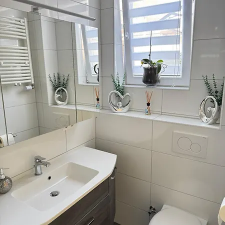 Apartment Haus In Mittelfeld *